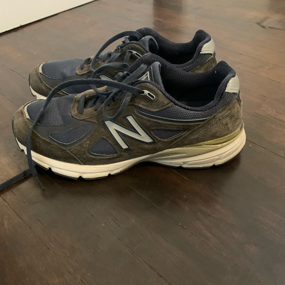 New Balance 990 v4